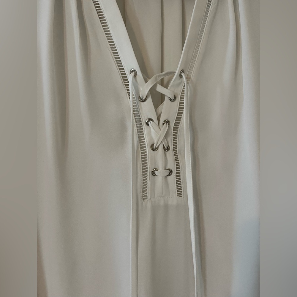 White House Black Market Bell Sleeve Flowy Rich White Blouse Women’s Size 8 - Picture 3 of 16